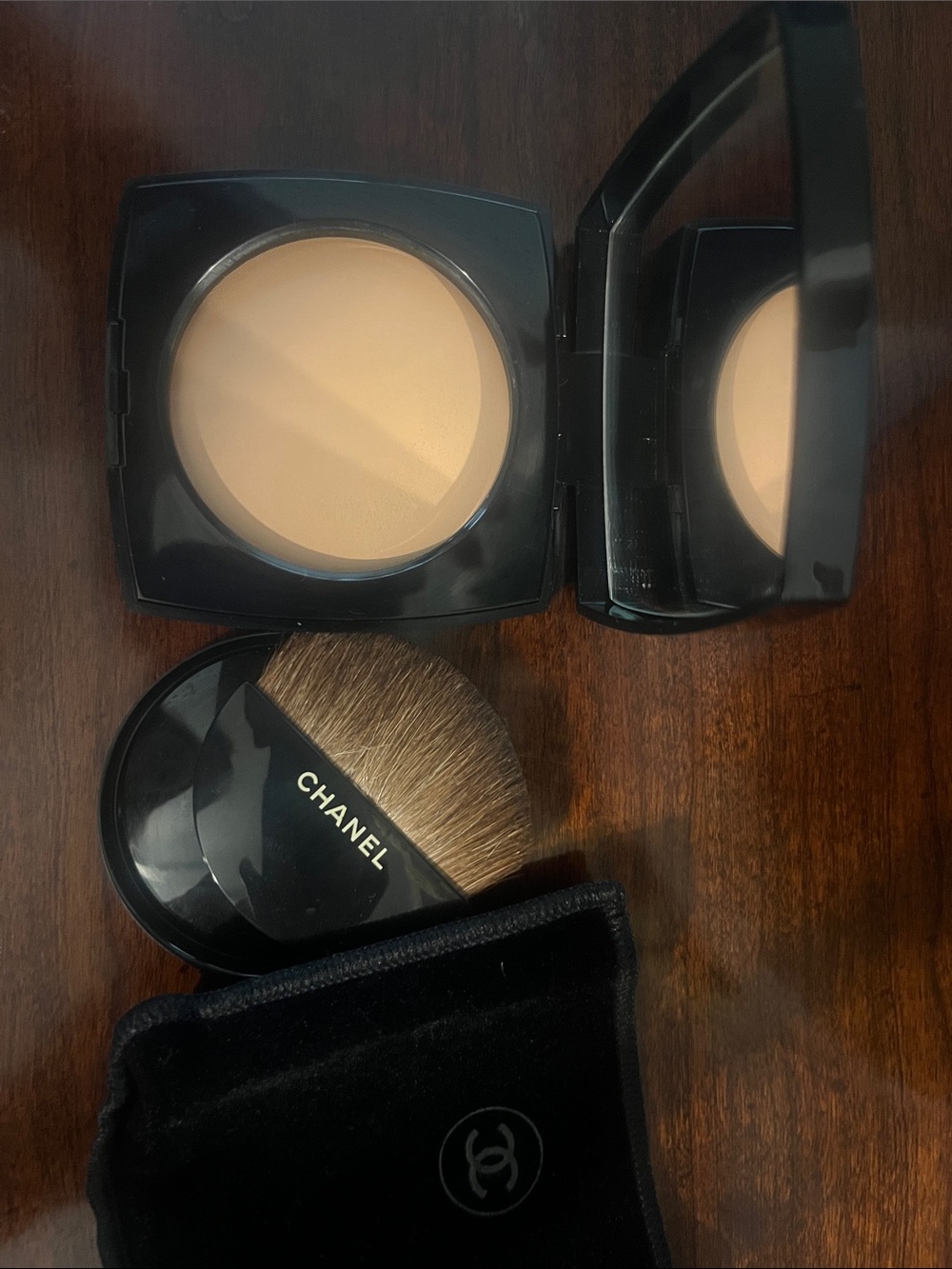 Chanel Les Beiges Healthy Glow #30 - Picture 4 of 4